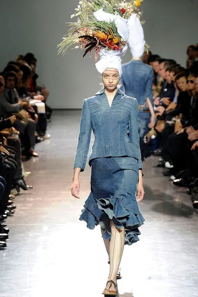 Look 35